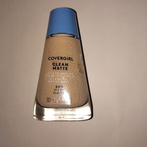 New Covergirl Clean Matte Liquid Foundation #505 Ivory 1 fl oz.